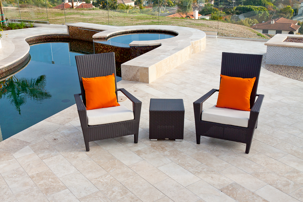 Martano Modern Outdoor Chair Set For 2 With Side Table Icon